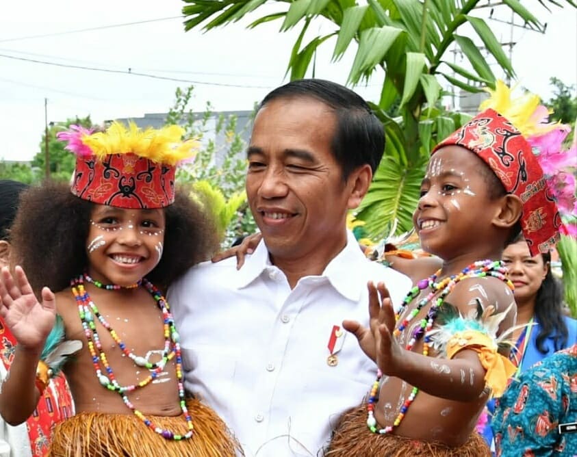 7 Momen Presiden Jokowi saat kunjungi Papua, penuh antusias masyarakat