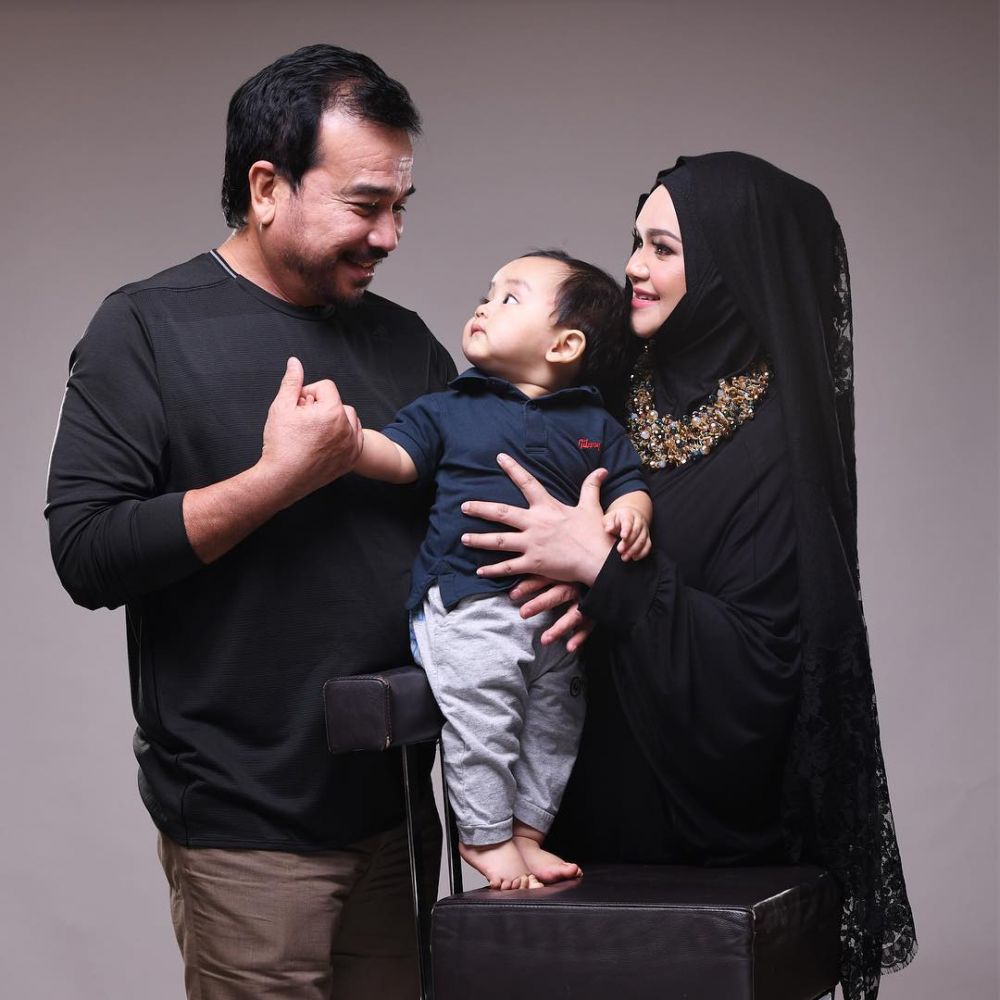 Siti Nurhaliza sudah punya cucu lho, ini 10 ekspresi lucunya