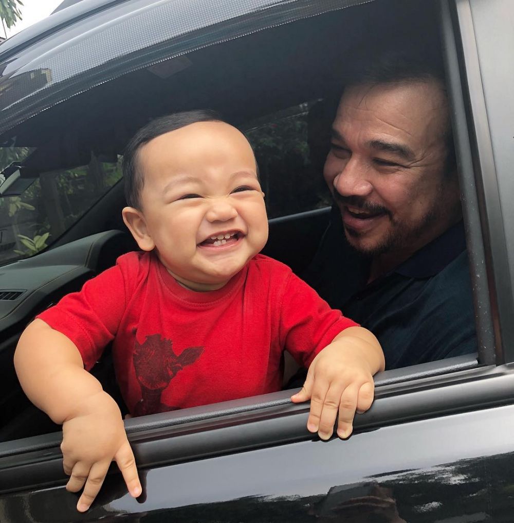 Siti Nurhaliza sudah punya cucu lho, ini 10 ekspresi lucunya