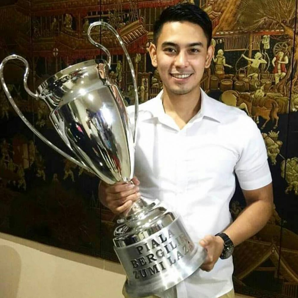 Ikuti jejak kakaknya, ini 9 potret adik Zumi Zola yang memesona