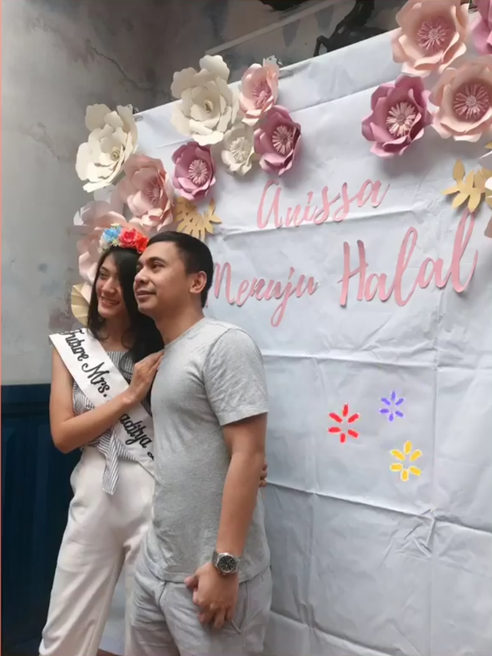 8 Momen manisnya bridal shower Anissa Aziza, calon istri Raditya Dika