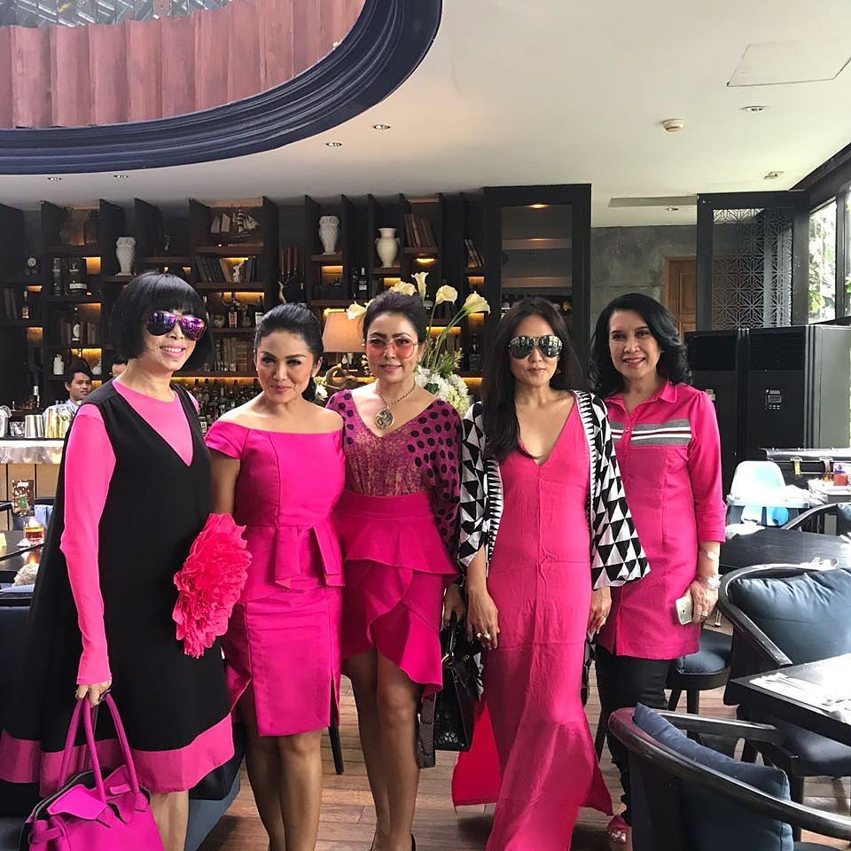 7 Potret geng Kepompong, teman arisan Krisdayanti yang super mewah