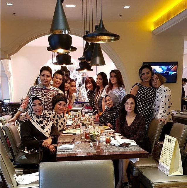 7 Potret geng Kepompong, teman arisan Krisdayanti yang super mewah