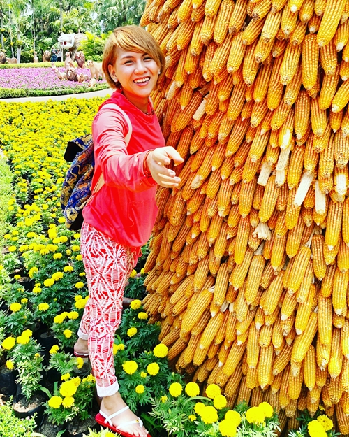 Kunjungi Thailand, 5 penampilan Evelyn mantan Aming ini dipuji cantik