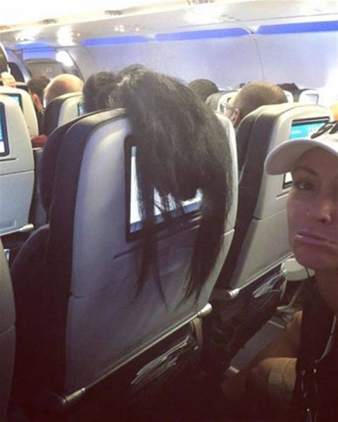 10 Momen menyebalkan saat di pesawat, bikin emosi sejadi-jadinya