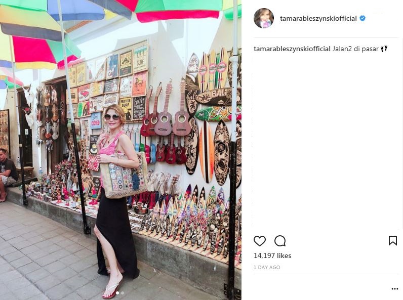 Jalan-jalan ke pasar, gaya Tamara Bleszynski jadi sorotan