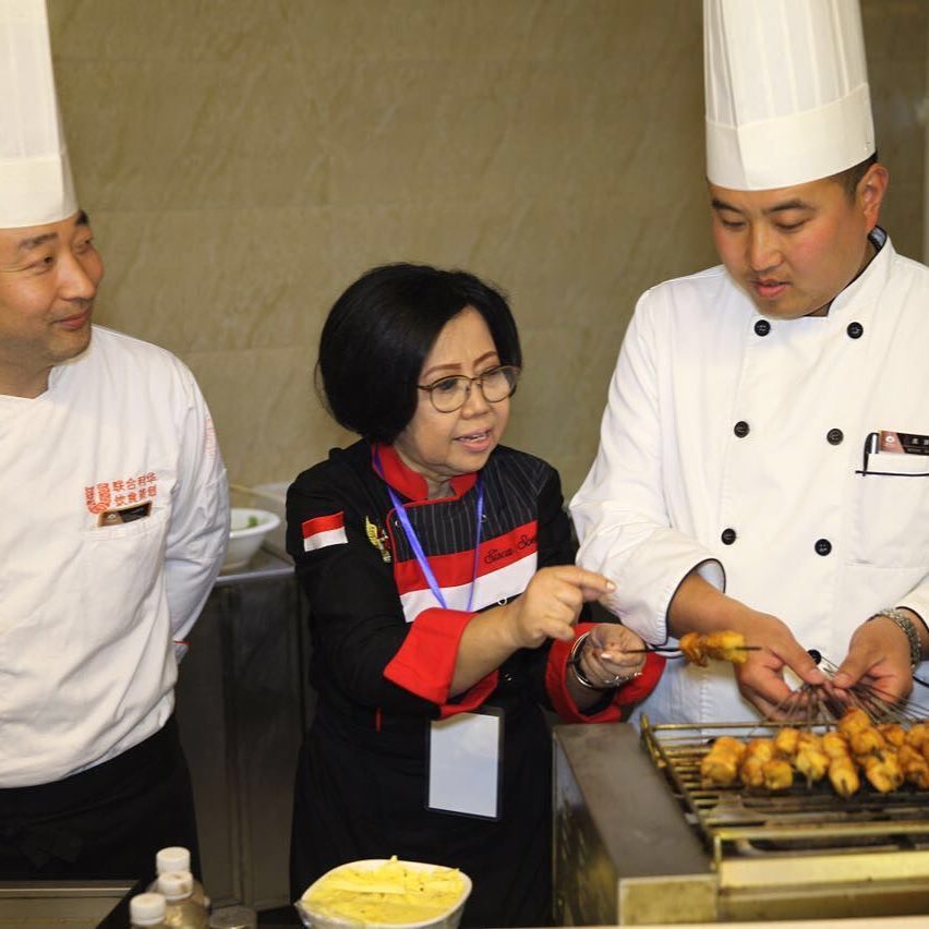 Ingat Bu Sisca, koki legendaris acara masak? Begini kabarnya kini