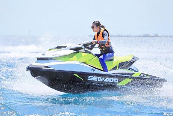 10 Pesona Liza Elly, sosok cantik yang digugat cerai Nicky Tirta