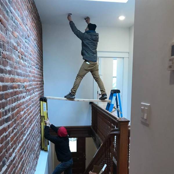 10 Tingkah menantang maut ini bisa bikin celaka kapan saja