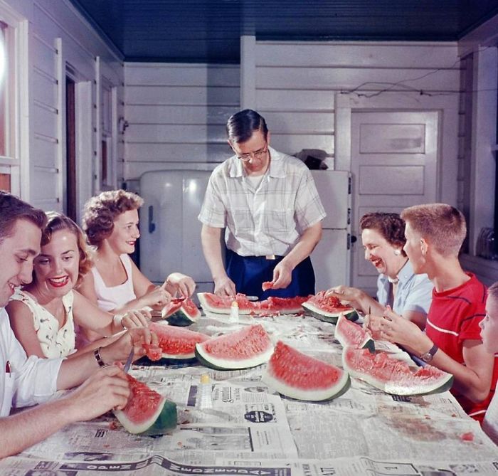 15 Foto langka kehidupan di Amerika Serikat tahun 50-an, epik banget