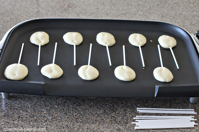 Bosen sama pancake yang gitu-gitu aja? Yuk coba bikin pancake pops