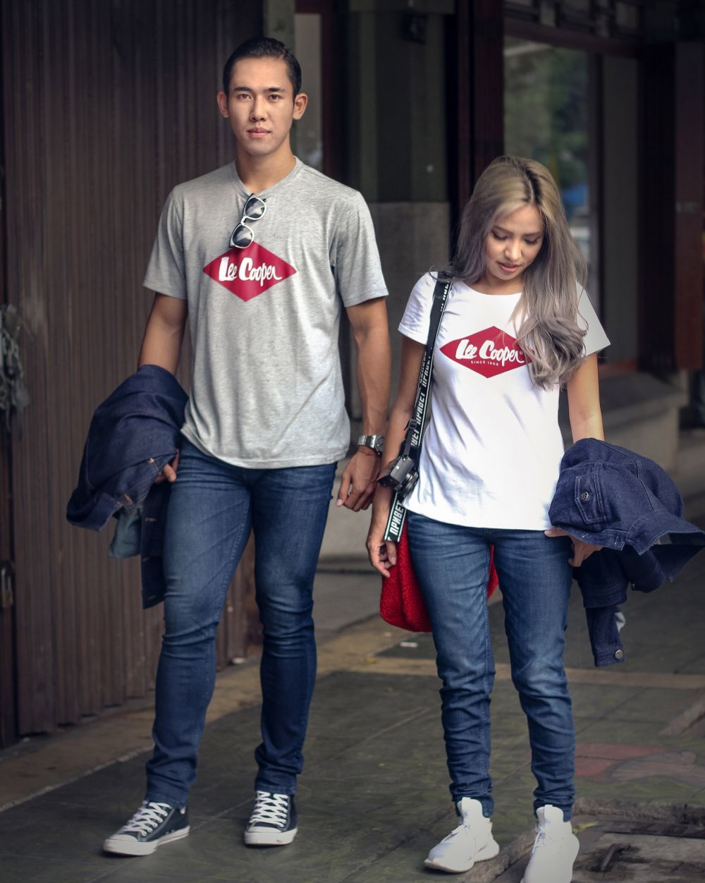 7 Outfit yang wajib dipakai traveler, dijamin aman dan nyaman