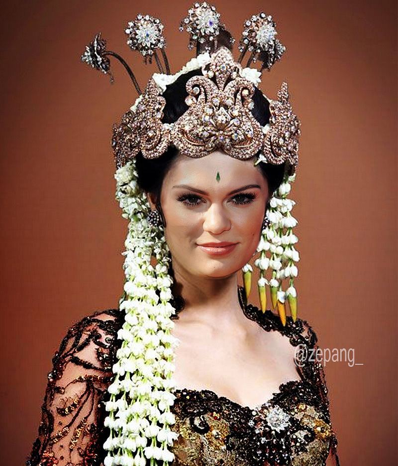 10 Foto editan seleb Hollywood bertema Kartini ini bikin ngakak