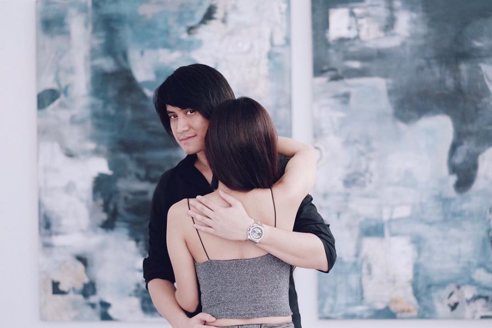 10 gaya pacaran Kevin Aprilio dan kekasih ini bikin panas dingin