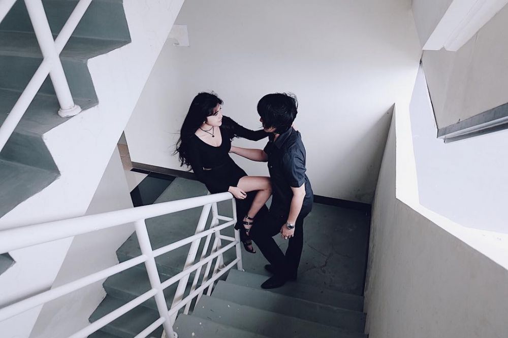 10 gaya pacaran Kevin Aprilio dan kekasih ini bikin panas dingin