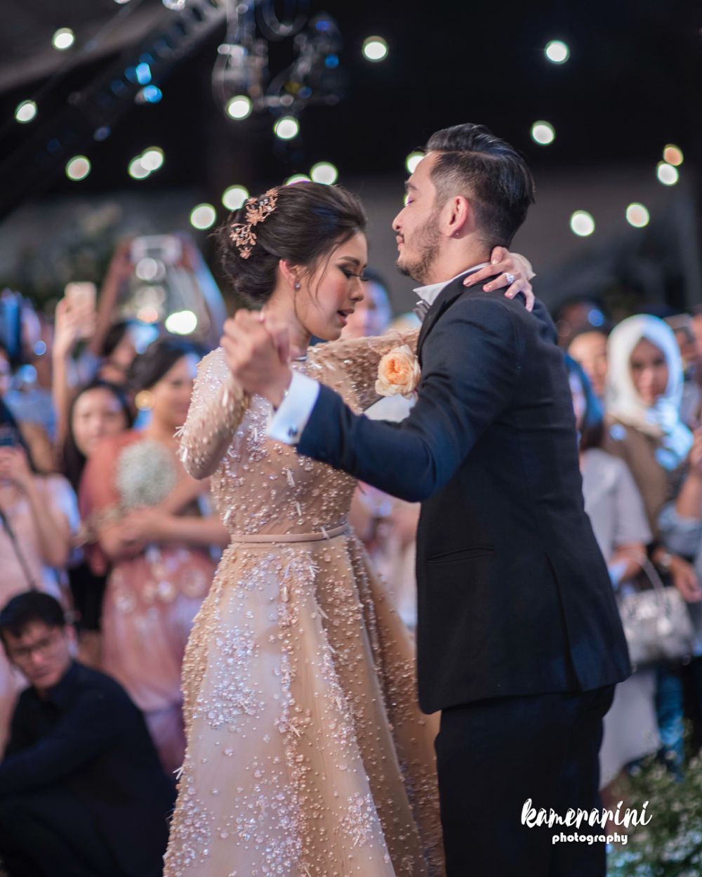 10 Potret Syahnaz & Jeje dansa di wedding night, hangat dan romantis