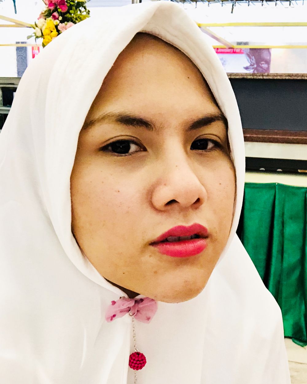 Biasa gaya tomboy, 5 penampilan Evelyn berhijab tuai pujian selangit