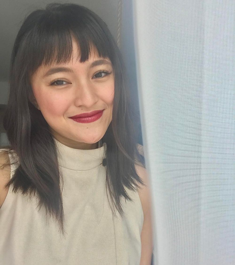 10 Penampilan Marshanda dengan bibir merah merona, cantik dan anggun