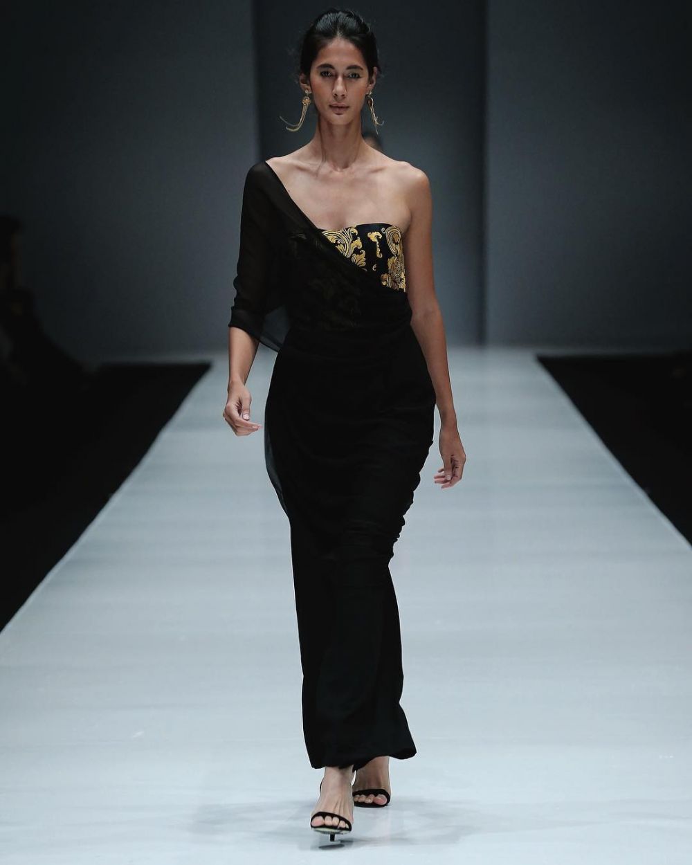 10 Pesona Paula Verhoeven, model yang kabarnya dekat dengan Baim Wong