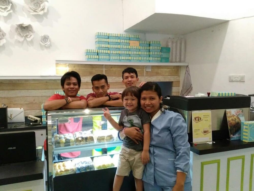 11 Potret Purwati, babysitter El Barrack putra Jedar yang hits abis