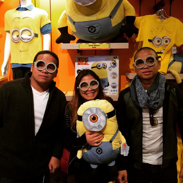 Jarang terekspos, begini 8 potret kekompakan tiga anak Hotman Paris