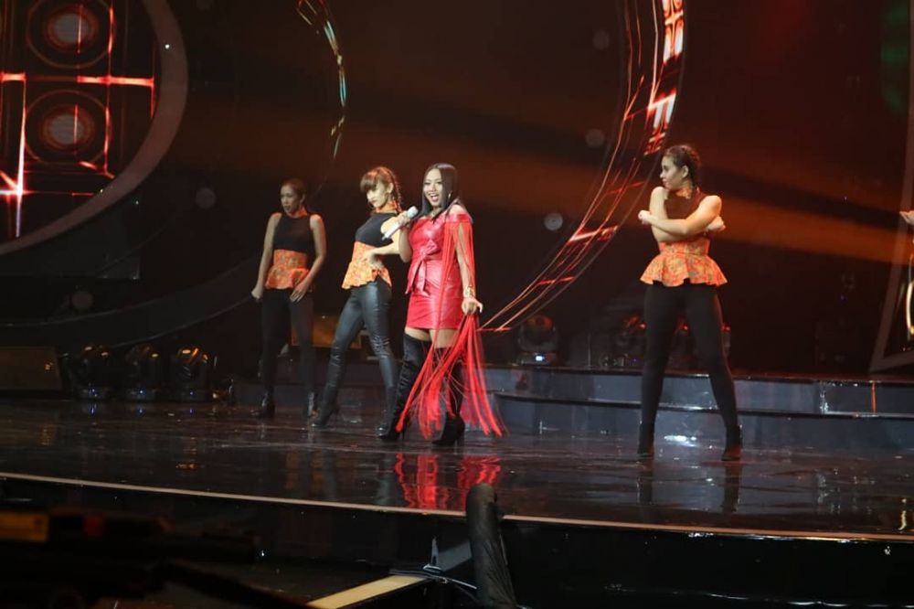 12 Transformasi penampilan Maria di panggung Idol, selalu memesona