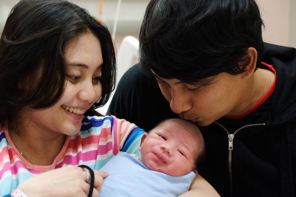 Istri Aden Bajaj melahirkan anak kedua, ini 5 momen bahagianya