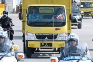 Viral, Presiden Jokowi mengendarai truk mencoba tol Ngawi-Kertosono
