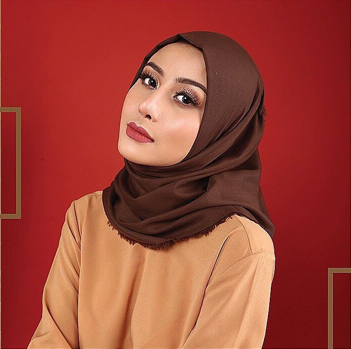 Awkarin bisnis hijab, ini 7 potretnya yang bikin hati adem
