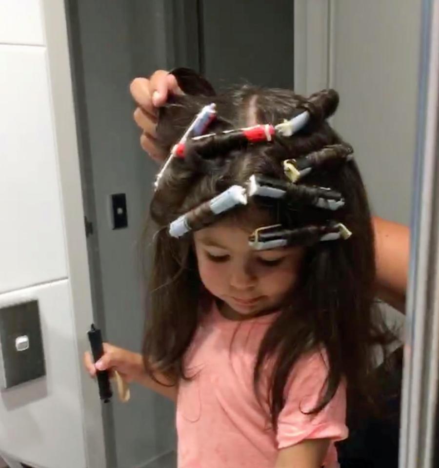 Memiliki rambut lebat dan indah, bocah ini dijuluki mini Rapunzel