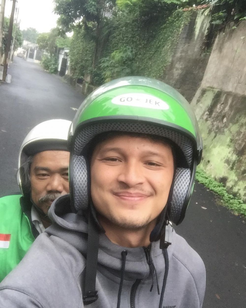 Boncengi driver ojek online tua, Syamsir Alam panen pujian