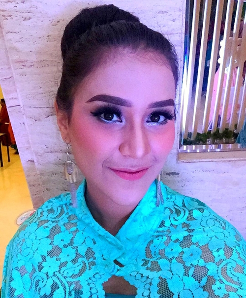 10 Pesona Fatin, adik Abdul Idol yang berprofesi sebagai pramugari