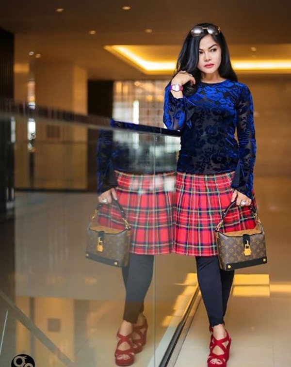 10 Potret cantik & super stylish-nya Viens Tasman, ibu Rachel Vennya