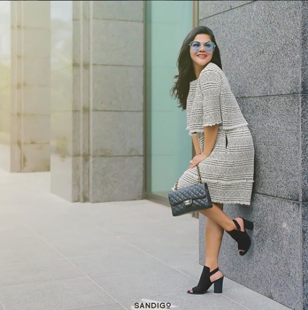 10 Potret cantik & super stylish-nya Viens Tasman, ibu Rachel Vennya