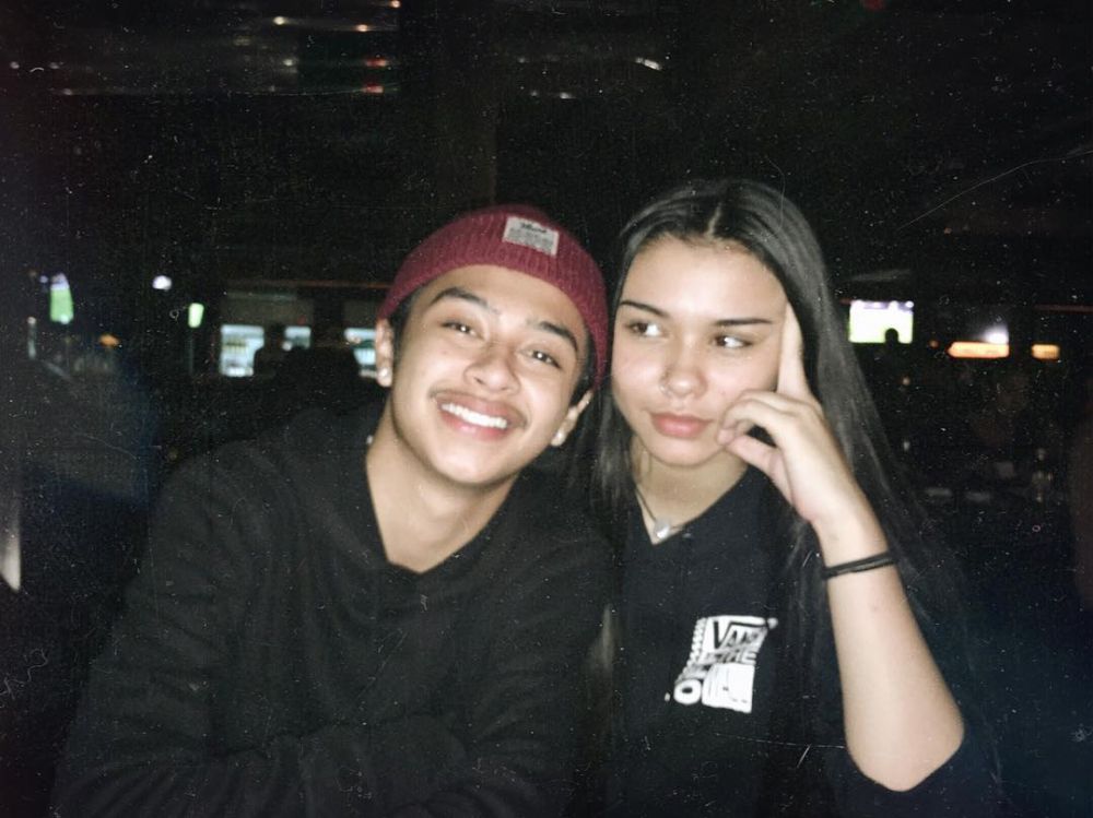 10 Potret kekasih Bastian Steel pamer pundak ini seksi abis