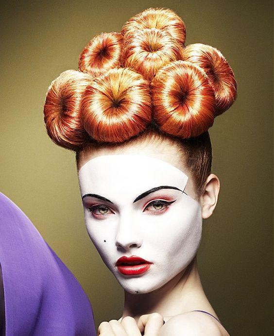 10 Gaya sanggul ini antimainstream, berani coba pas nikahan?