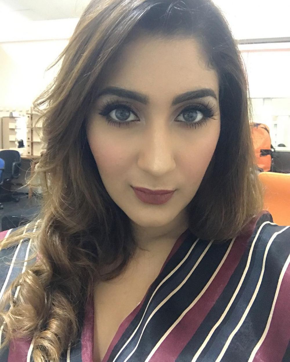 Bercerai, 6 seleb Tanah Air ini putuskan melepas hijab saat menjanda