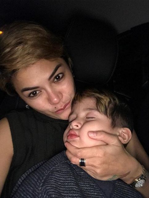 7 Seleb cantik ini melahirkan buah hati usai bercerai dengan suami