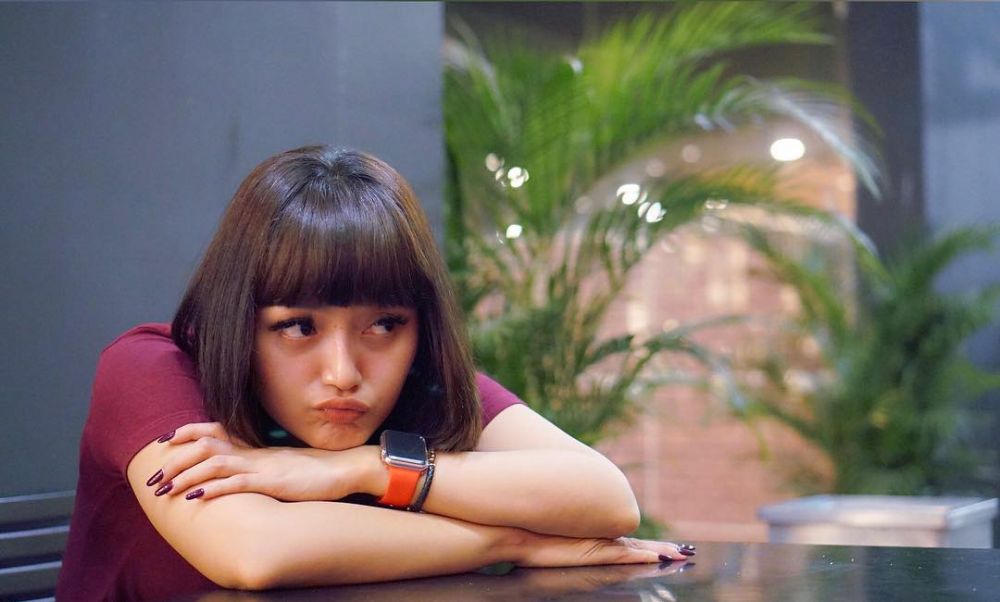 6 Penampilan terbaru Siti Badriah berambut poni, jadi imut banget