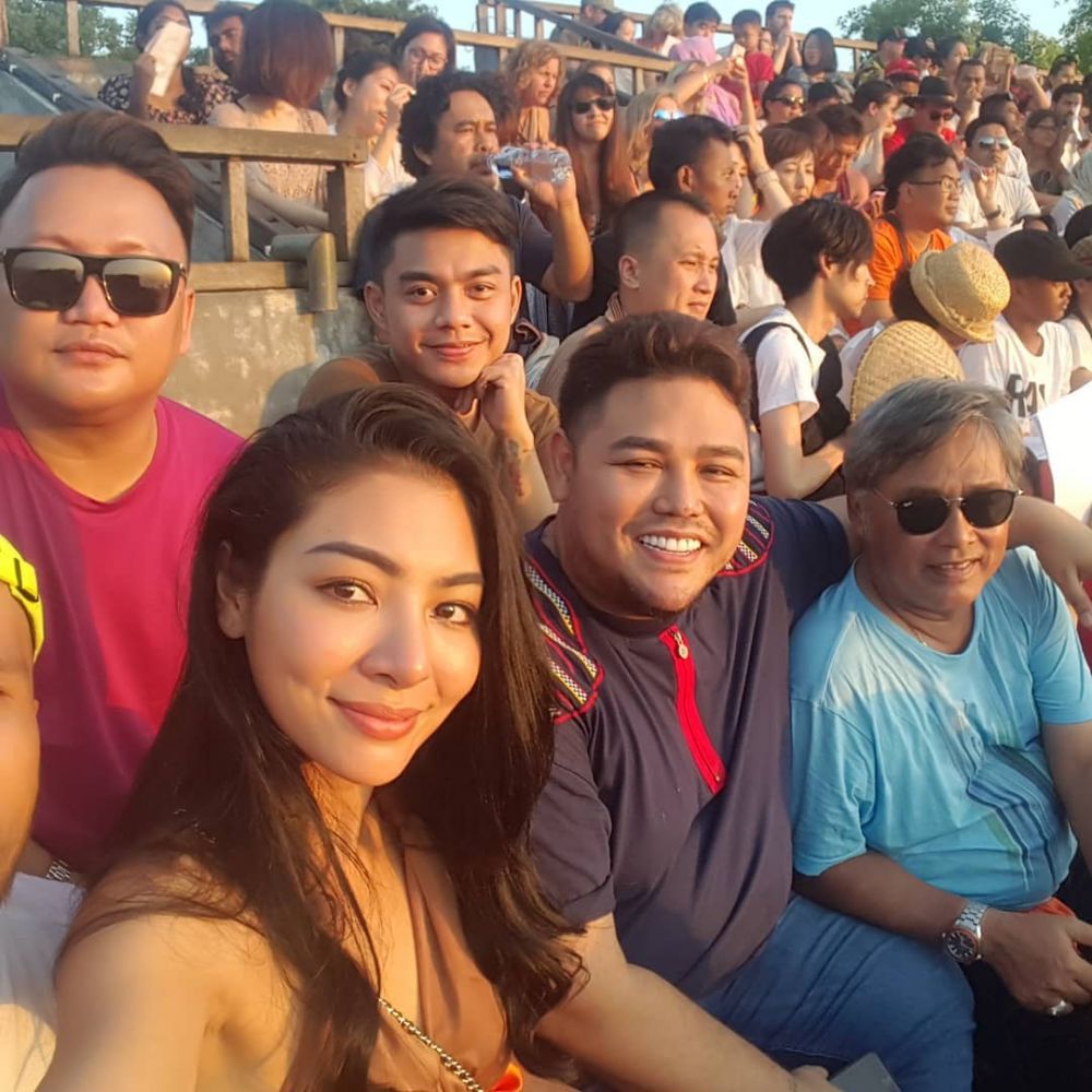 Direstui, ini 7 momen hangat Faye Malisorn dan orangtua Ivan Gunawan