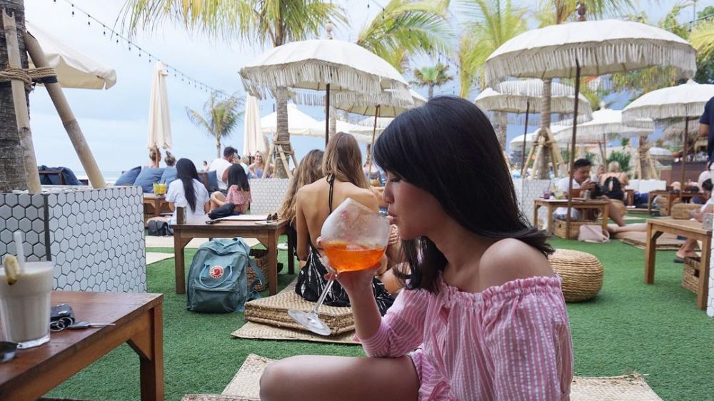 10 Pesona Feby Siregar, istri Naga Lyla yang cantik bak ABG