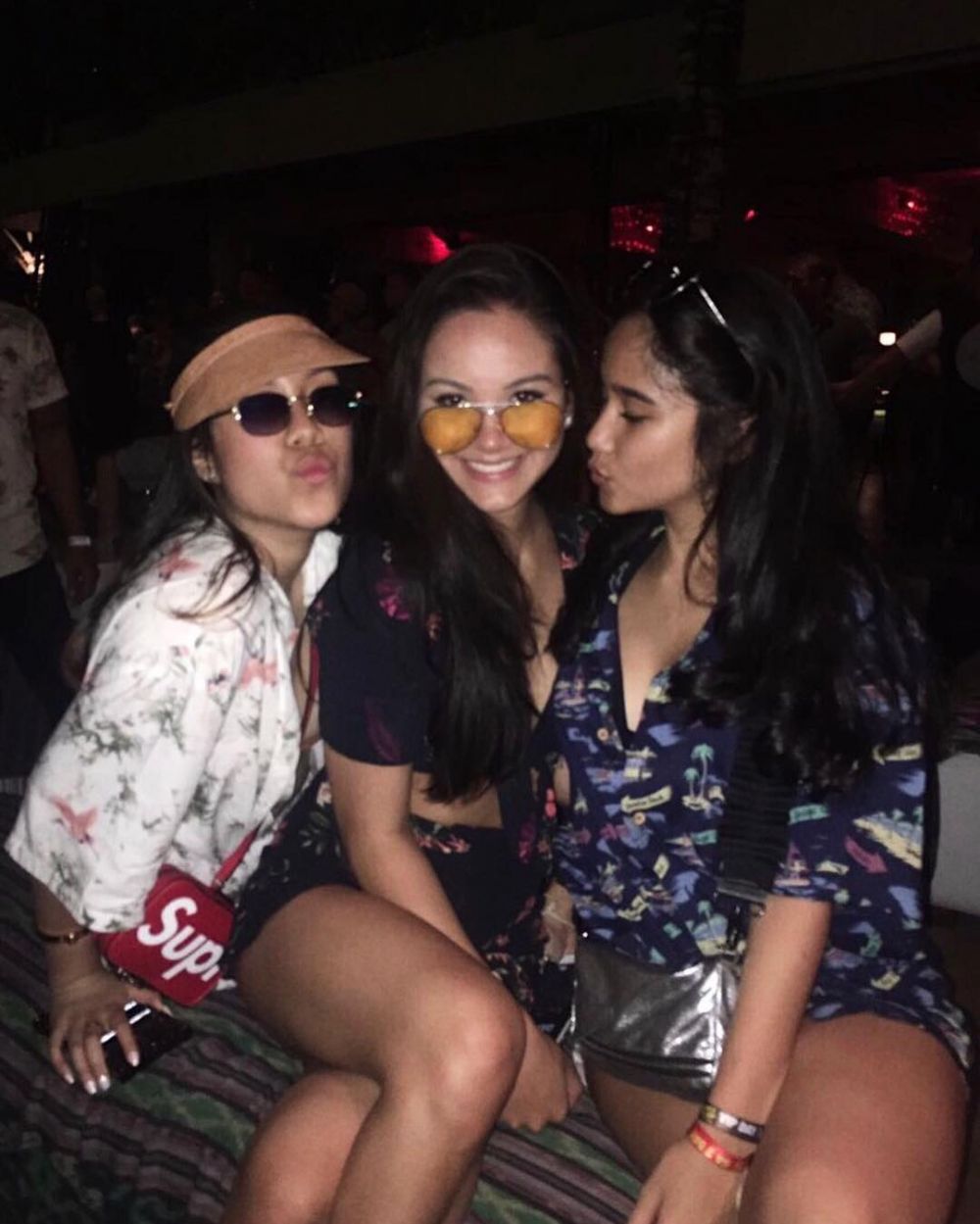 10 Potret Athena Thalia, sosialita muda anak pemilik restoran padang 