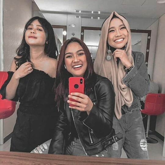 7 Potret kebersamaan Jodie-Ayu-Marion Idol, kompak bak tiga diva