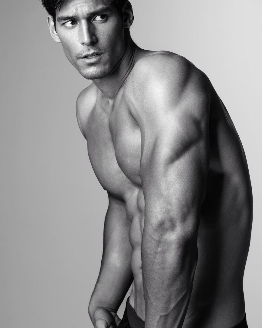 10 Gaya Richard Kyle pamer perut sixpack, aktor yang dekat sama Jedar