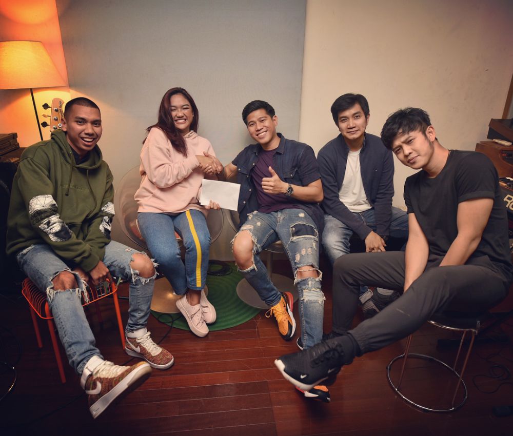 Kerja bareng, ini 6 potret keseruan Marion Jola bareng RAN