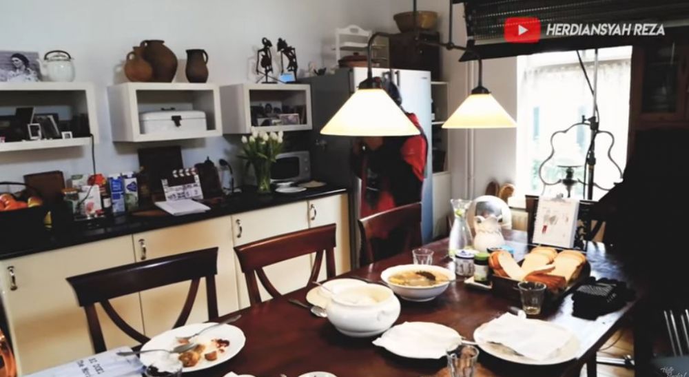 Syuting di Belanda, ini 7 penampakan isi rumah Sarah di film Si Doel