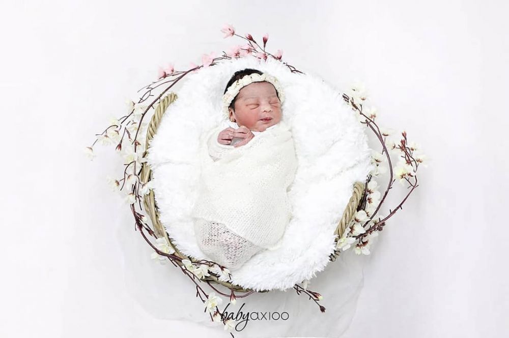 9 Momen akikah Cut Shafiyyah, anak ke-3 Shireen Sungkar & Teuku Wisnu