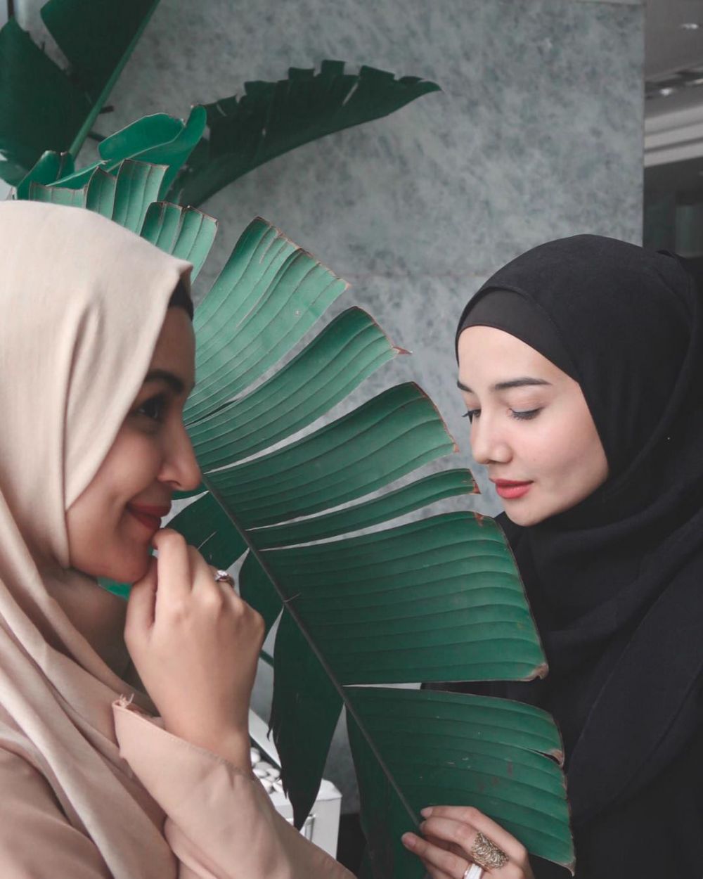 9 Seleb ini ajak adik & kakaknya bikin usaha bareng, sibling goals nih