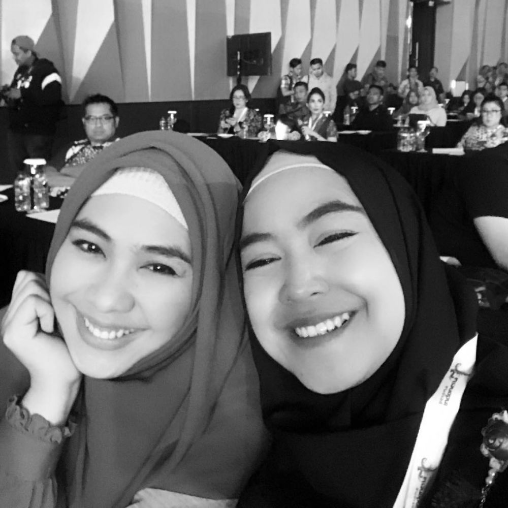 9 Seleb ini ajak adik & kakaknya bikin usaha bareng, sibling goals nih