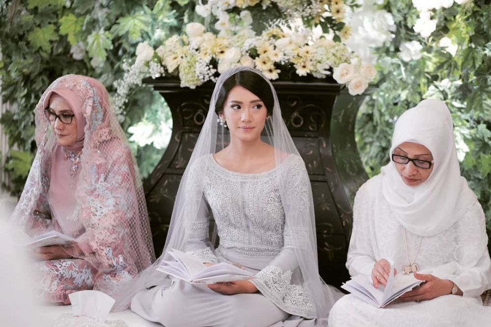 12 Momen haru pengajian dan siraman Anissa Aziza jelang pernikahan